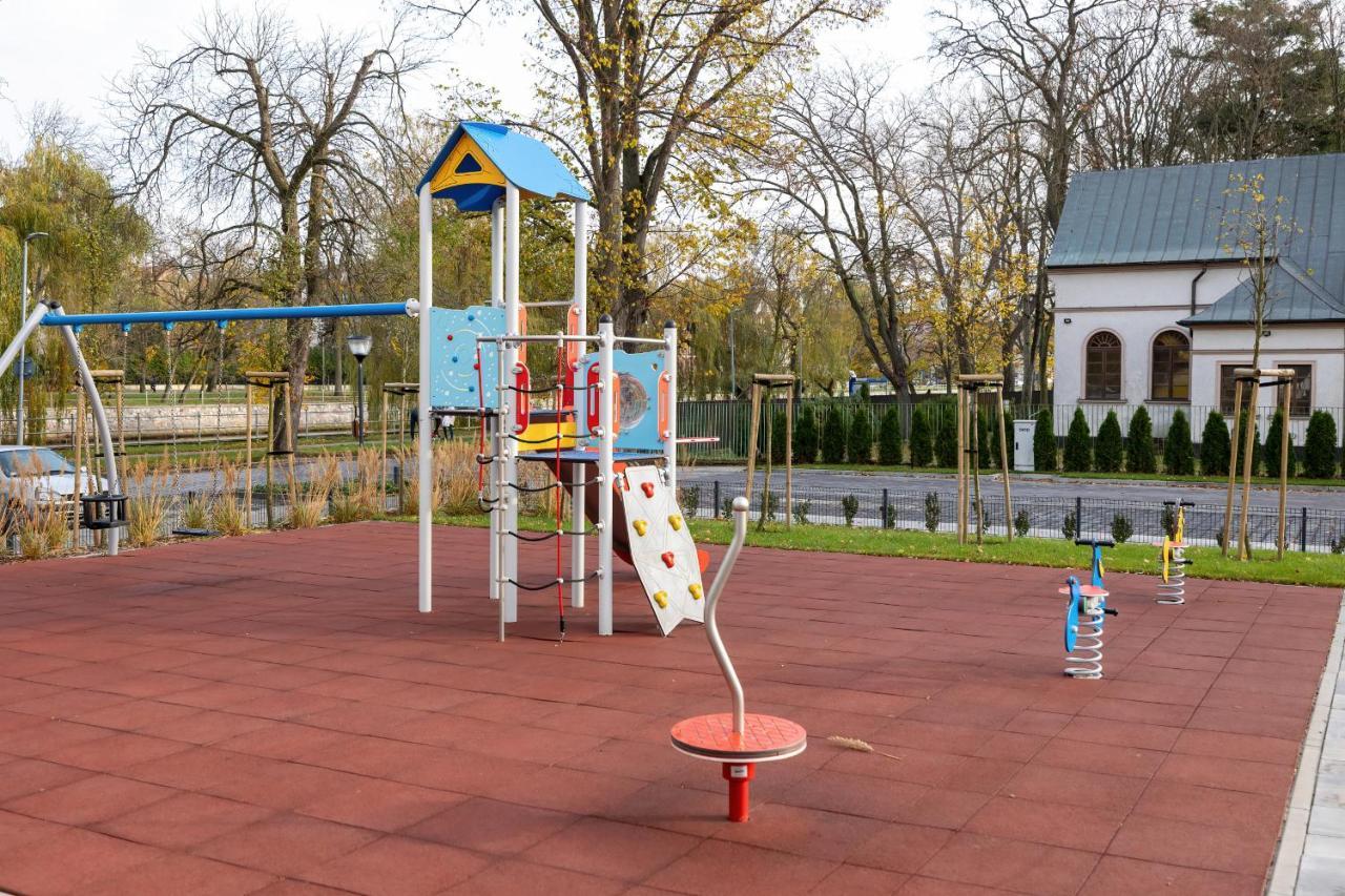 Apartamenty Platany Z Parkingiem By Noclegi Renters Kolobřeh Exteriér fotografie